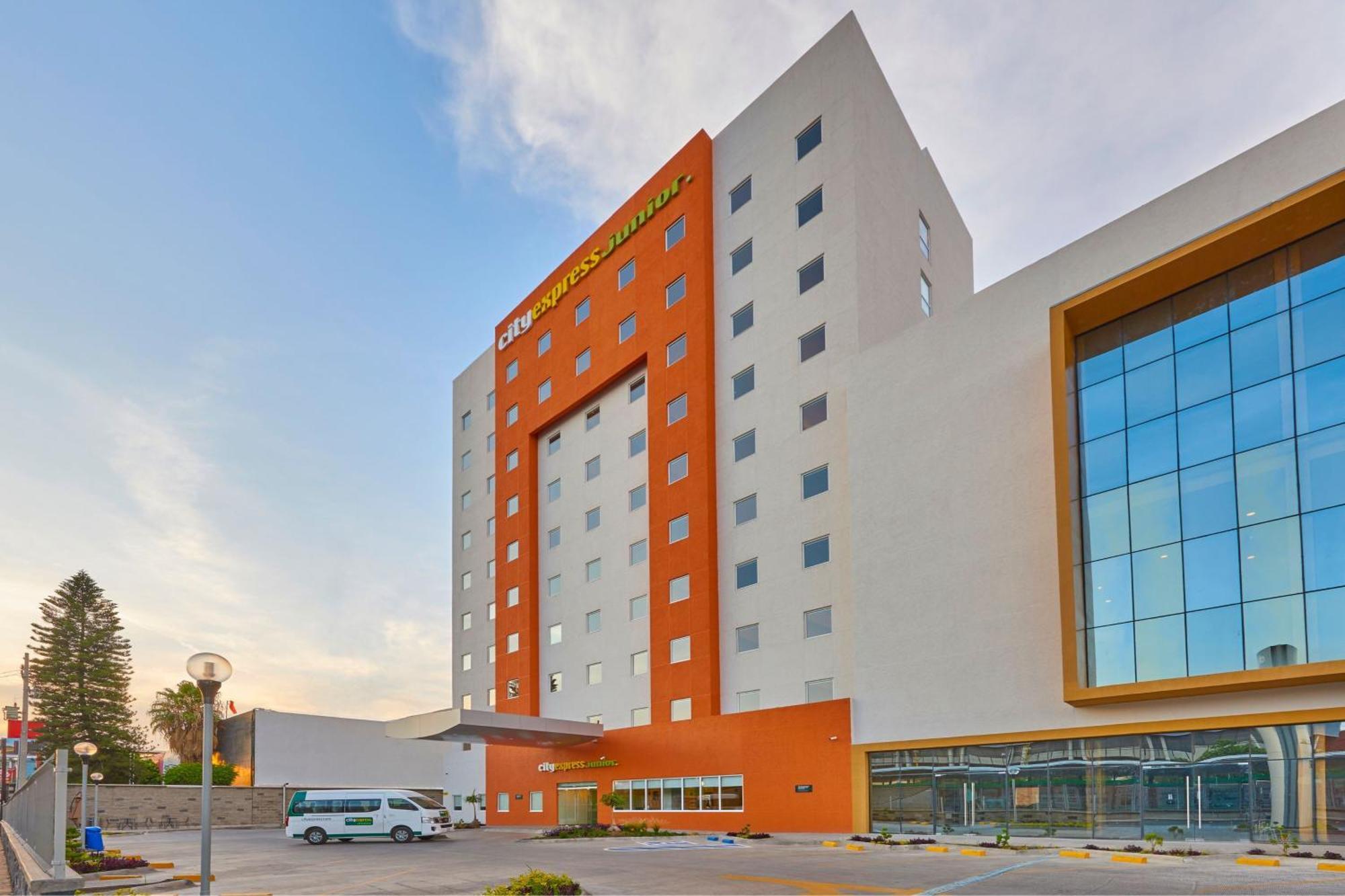 City Express Junior By Marriott Leon Centro De Convenciones Exterior photo